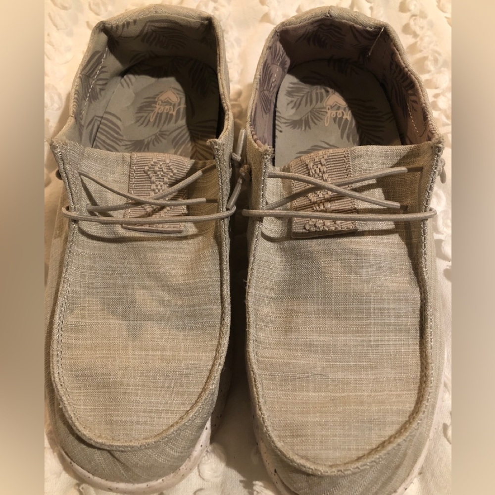 Reef 
Slip on shoes 
8.5